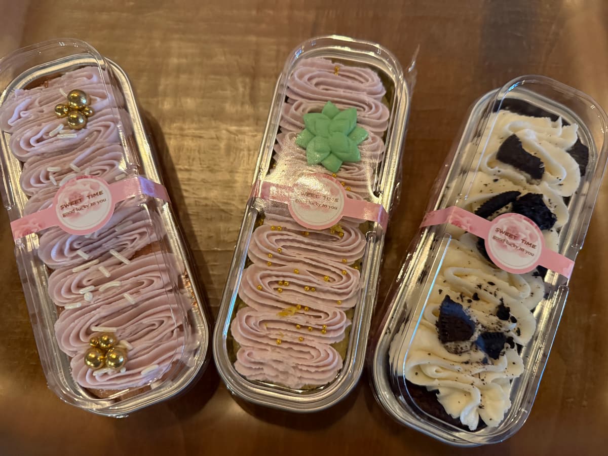 Handmade dessert boxes with buttercream